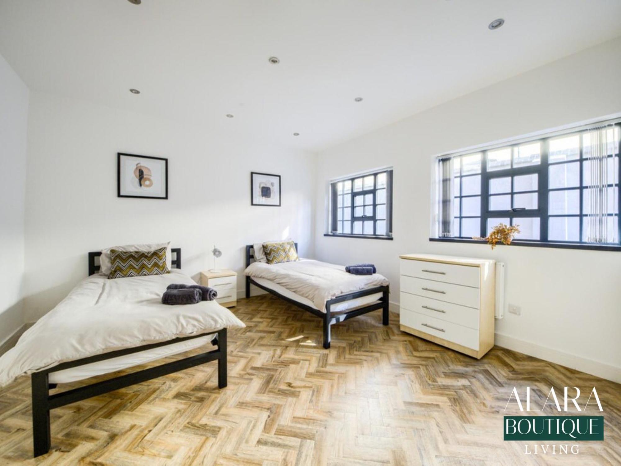 Luxury 3 Floor Townhouse Birmingham - Alara Boutique Living Apartment ภายนอก รูปภาพ