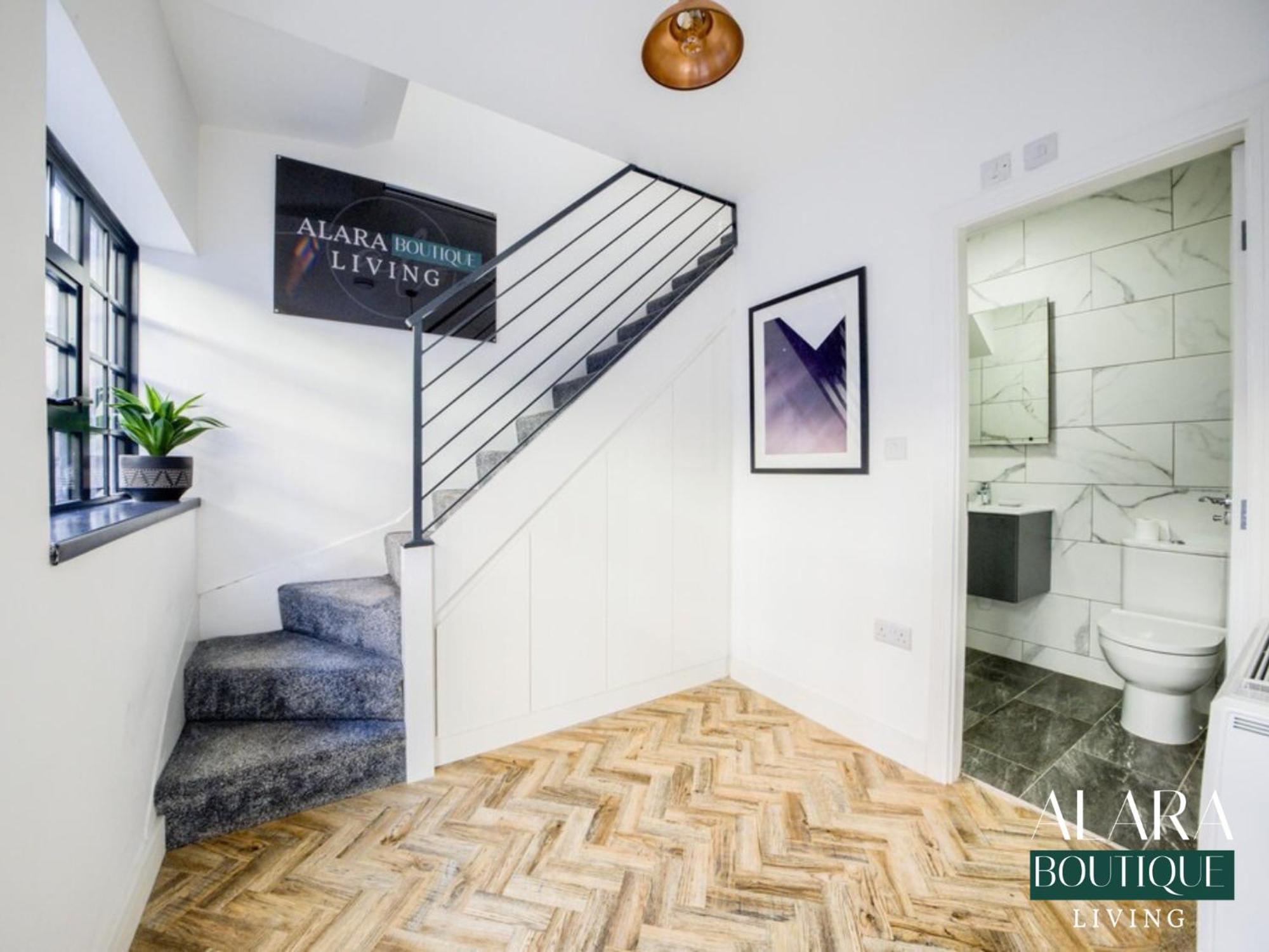 Luxury 3 Floor Townhouse Birmingham - Alara Boutique Living Apartment ภายนอก รูปภาพ